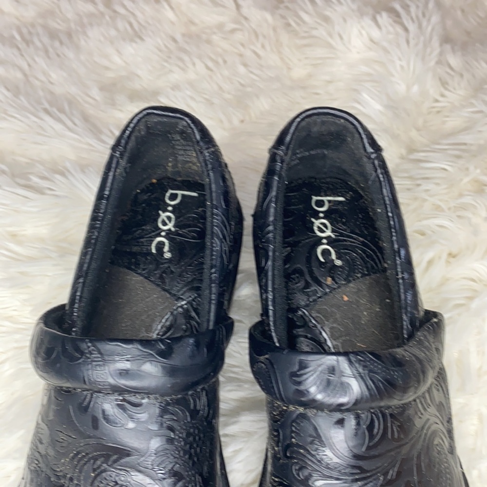 BOC Black Leather Floral Embossed Slip On Wedged Clogs Size 7.5 - Picture 5 of 9